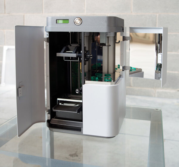 3D Printer (SLA and DLP)