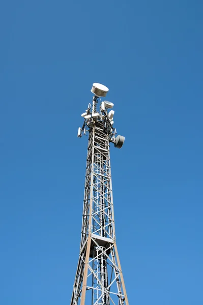 Komunikační gsm, umts e hsdpa věž — Stock fotografie