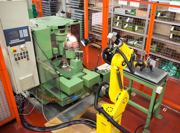 Industriële automatisering: automatische lijnen met robot — Stockfoto