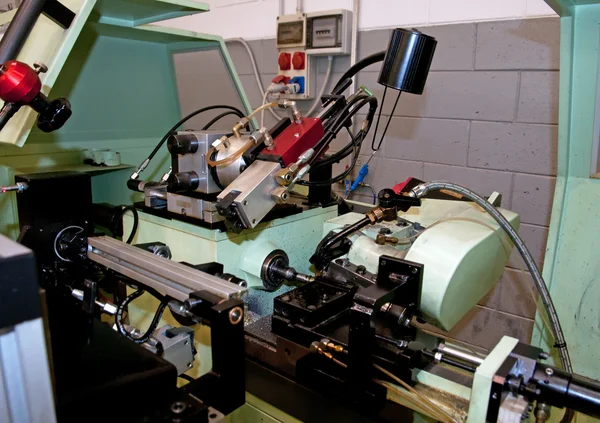 Máquinas herramienta con control numérico por ordenador (CNC) ) —  Fotos de Stock