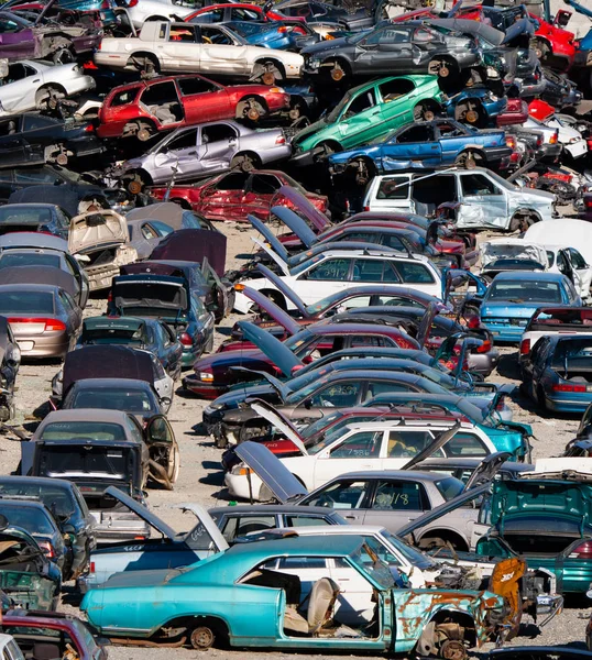 Used cars at scrap yard — Stock Photo, Image