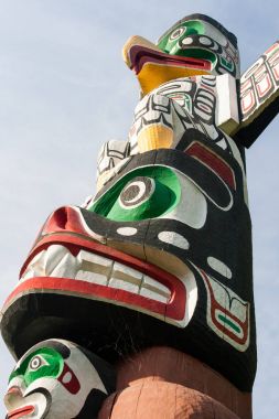 Totem direği ilk ulus insanların kültürel mirasıdır.