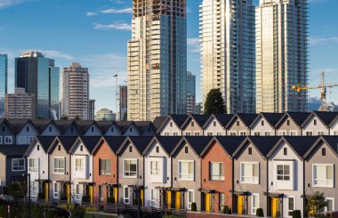 Yeni geliştirme townhomes ve bitti. Konut krizi için çözüm