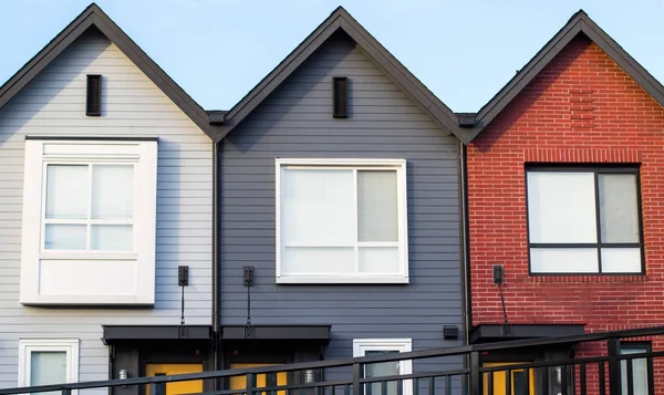 Taze townhomes güzel satırda kurmak.