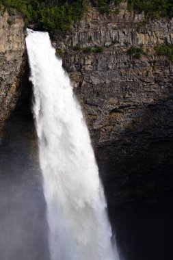 Helmcken Falls Wells gri Provincial Park Clearwater, British Columbia, Kanada Helmcken Falls yakınındaki bir 141 m şelale Murtle Nehri üzerinde olduğunu.