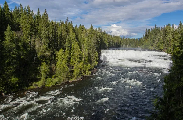 Dawson Falls, růžovo řeka, Wells Gray Provincial Park, Britská Kolumbie, Kanada — Stock fotografie