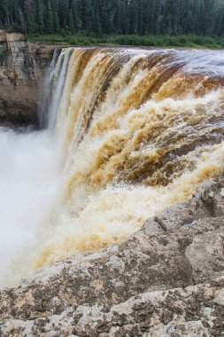 Alexandra Falls saman Nehri Twin Falls Gorge toprak Park Kuzeybatı Toprakları, Kanada 32 metre düşmek