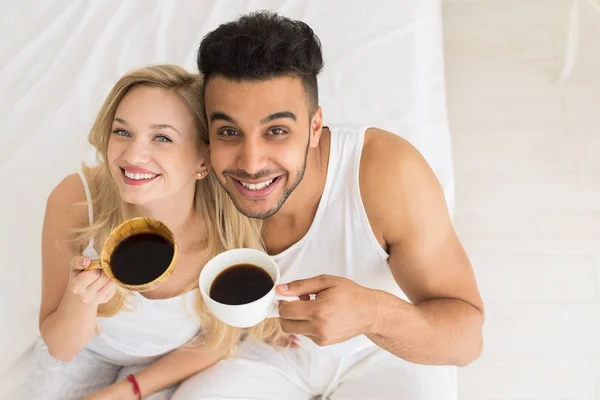 Young Couple Drink Coffee — Stock Photo, Image