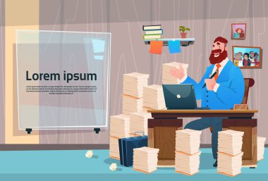Resepsiyon çalışma yer Office iç iş işadamı işyeri oturan işadamı belgeleri yığılmış
