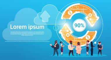 İş insanlar grubu giymek dijital gerçeklik gözlük ok güncelleştirme Finans başarı kavramı