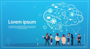 Mix yarış insanlar grubu uzaktan çalışanların sosyal ağ iletişim kavramı beyin fırtınası araçları kullanma