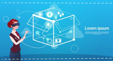 İş kadını brifing fikir yaratıcı kavramı beyin fırtınası dijital gerçeklik gözlük giymek