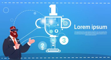 İş adamı giymek dijital Reality gözlük Kupası Birinci başarı kazanan