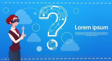 İş kadın giyim dijital gerçeklik gözlük soru işareti düşünmek sorun kavramı