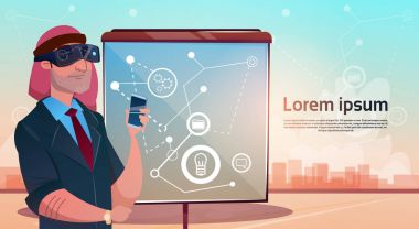 Zengin Arap işadamı giymek dijital gözlük sanal sunum Flip Chart petrol çıkarma iş başarı