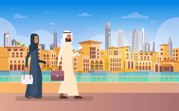 Arab Couple Walking Dubai, Modern Building Cityscape Skyline Panorama Business Travel And Tourism Concept - Stok Vektor