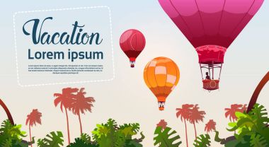 İnsanlar seyahat hava balonları uçan bitti tropik orman manzara yaz tatili kavramı