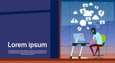 Bilgisayar Hacker etkinlik kavramı virüs veri gizlilik saldırı Internet bilgi güvenliği oturan adam