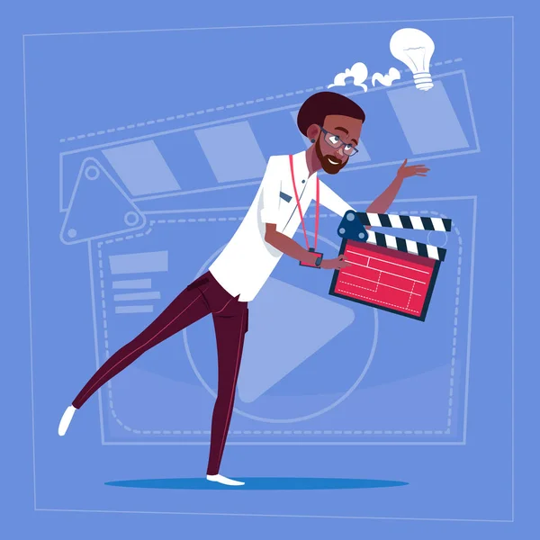 African American man Holding Clapperboard moderne video blogger Vlog Creator kanaal — Stockvector