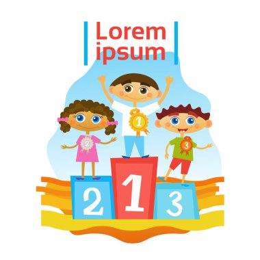 Çocuk yarışmada ödüller almak kaide üzerinde duran grubu