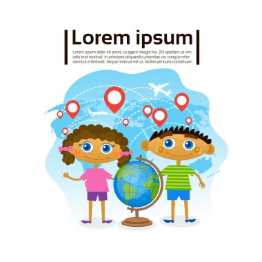 Küçük çocuklar dünya dünya haritası üzerinde öğrenme Coğrafya hobi çocuk tutan