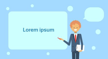 Bir kopya alanı, iş adamı sunumu veya konferans kavramı gösterilen boş beyaz tahta için işaret eden işadamı