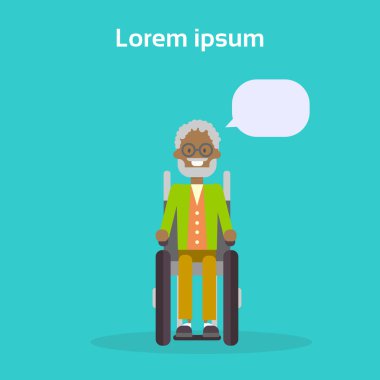 Komuta sizde tekerlekli sandalye mutlu Afrikalı-Amerikalı eski erkek Engelli gülümseyen Sit tekerlekli sandalye sakatlık kavramı üzerinde