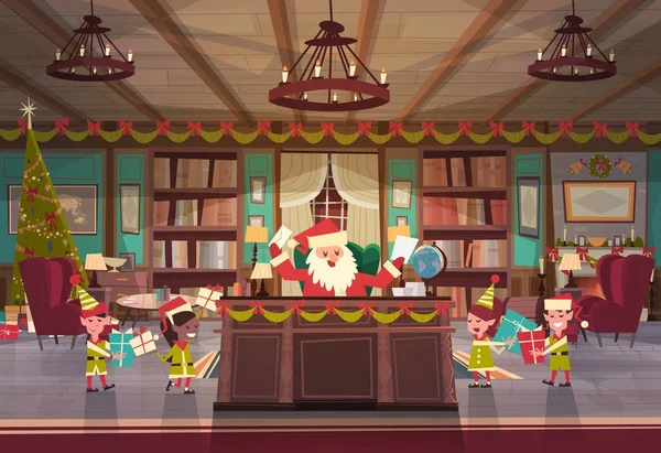 Santa Claus trabajando con los elfos en la sala de oficina consiguiendo Feliz Navidad y Feliz Año Nuevo Regalos y Regalos, Concepto de vacaciones de invierno — Vector de stock