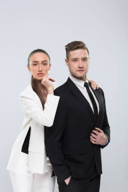 İş insanlar takım, Musinessman ve işkadını izole takım elbise giymek