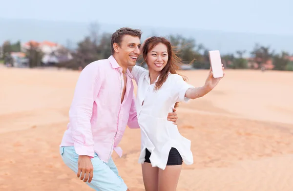 Young Man Woman Walking In Desert Couple Girl And Man Hold Hands Sand Dune Landscape — Stock Photo, Image