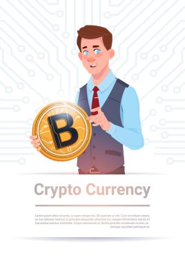 Altın Bitcoin bitti anakart devre arka plan dijital Web para kavramı Kripto döviz afiş tutan adam