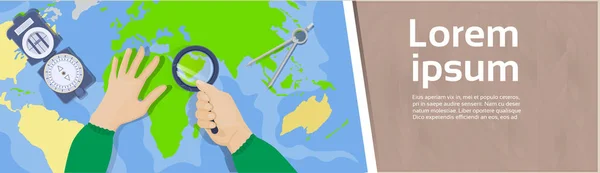 Hand Hold Magnifying Glass Study Карти Вид зверху Кут Вид на робоче місце Географія та Картографія Концепція Горизонтальний Прапор — стоковий вектор