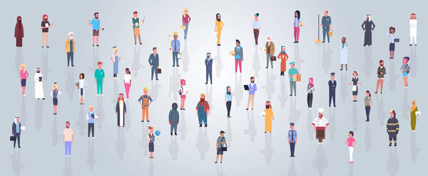 Группа арабских людей, одетых в традиционную одежду арабского бизнеса, мужчины и женщины, толпы, мужчины и женщины
