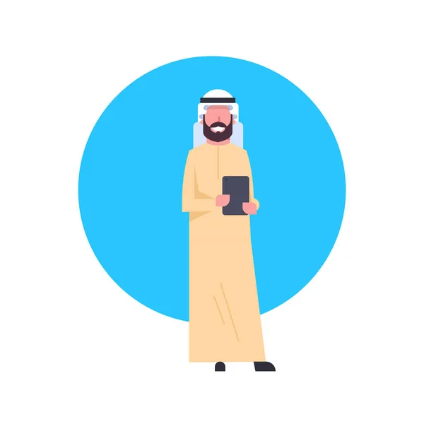 Uomo d'affari arabo Icona che indossa abiti tradizionali Uomo d'affari arabo a figura intera, Avatar maschio musulmano — Vettoriale Stock