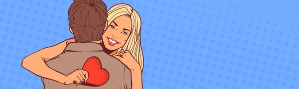 美しい女性抱擁男コミック ポップ アート スペース バレンタインデーにコピーの概念と水平バナーの背景にハートをホールド — ストックベクタ