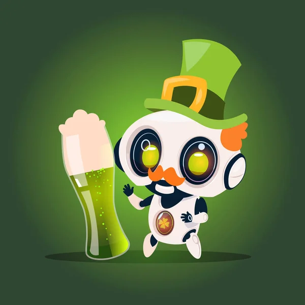 Lindo Robot Hold vaso de cerveza sobre fondo verde St. Patricks Day Celebration Concept — Vector de stock