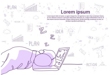 İşyeri dizüstü bilgisayarda üstünde soyut Doodle arka plan üzerinde uyumak yorgun iş adamı