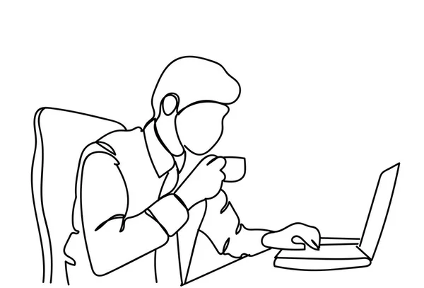 Doodle Business Man minum kopi atau teh bekerja dengan Laptop Computer - Stok Vektor
