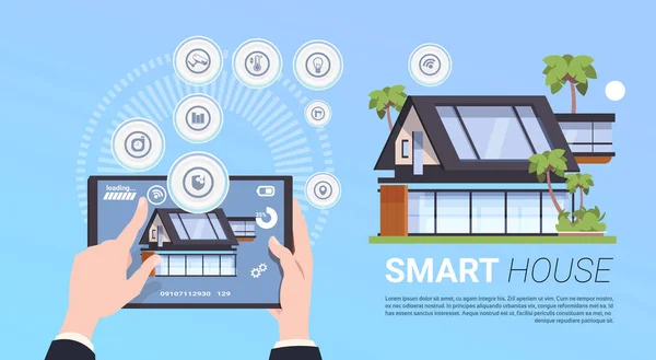 Concepto del sistema de administración y control inteligente de la tecnología del hogar con las manos sosteniendo la tableta digital — Vector de stock