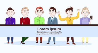 Grup genç rahat veya Hipster erkekler içinde Trendy kıyafetler geçmiş Kopyala yer afiş için
