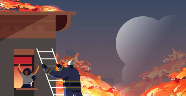 燃えている家の消防救急サービスで女性を救出する勇敢な消防士登山消防隊は、火災コンセプトオレンジ炎の背景平らな横の横に消火する緊急サービス — ストックベクタ