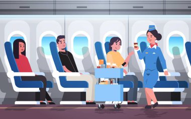 Uçuş görevlisi üniformalı hostese içki servisi yapıyor. Tramvay, profesyonel servis konsepti modern uçak konsepti. Tam boy yatay.