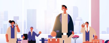 İş adamları birlikte çalışıyor kadın meslektaşlar konferans odasında buluşuyor başarılı takım çalışması konsepti modern ofis iç daire yatay portresi