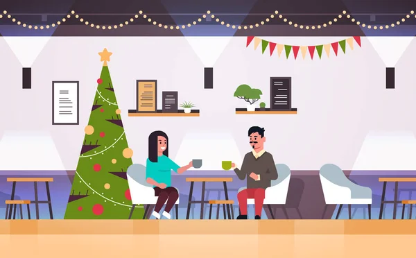 Пара сидить за столом кафе п'є каву і обговорює під час зустрічі веселих різдвяних щасливих новорічних свят концепція сучасного ресторану інтер'єр квартири повної довжини горизонтальний — стоковий вектор