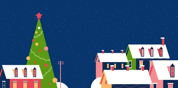 Zimní domy se sněhem na střechách zasněžené vesnice ulice s zdobenou jedlí strom veselé Vánoce šťastný nový rok pozdrav karty byt horizontální detailní — Stockový vektor