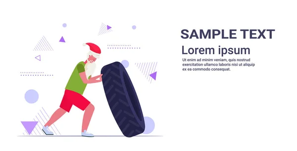 Santa claus volteo neumático haciendo ejercicios duros barbudo hombre entrenamiento entrenamiento estilo de vida saludable concepto navidad año nuevo fiestas celebración horizontal copia espacio longitud completa — Archivo Imágenes Vectoriales