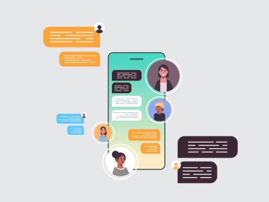 Yarış insanlarını sohbet uygulaması sosyal ağ sohbet balonu iletişim kavramını kullanarak karıştır akıllı telefon ekranı çevrimiçi mobil mesajlaşma uygulaması yatay