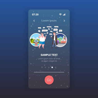 Kadın adam çevrimiçi mobil sohbet uygulaması sosyal ağ sohbet balonu iletişim konsepti kullanıyor akıllı telefon ekran kopyalama alanı