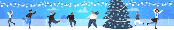 아이스 스케이팅 야외 스케이트장에 있는 사람들 과피어 트리 메리 크리스마스 연휴 컨셉트 겨울 눈 이 배경에 전체 길이의 수평 배너 — 스톡 벡터