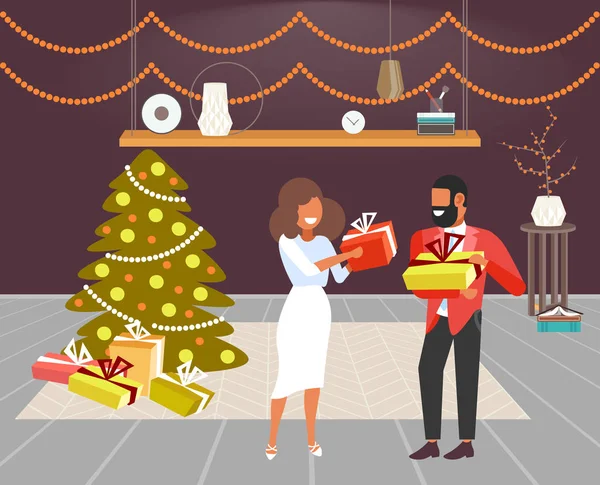 Africano americano pareja dando regalo regalo cajas a cada otro feliz navidad feliz año nuevo invierno vacaciones celebración concepto moderno sala de estar interior longitud completa horizontal — Vector de stock